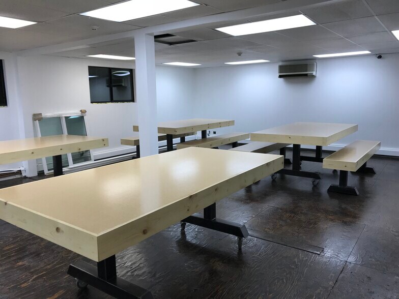 More Photos Of 1125 Depew Ct, Lakewood Unknown For Lease