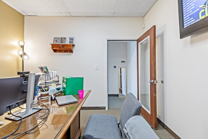 More Photos Of 516-522 Benham St, Bonne Terre Office For Lease