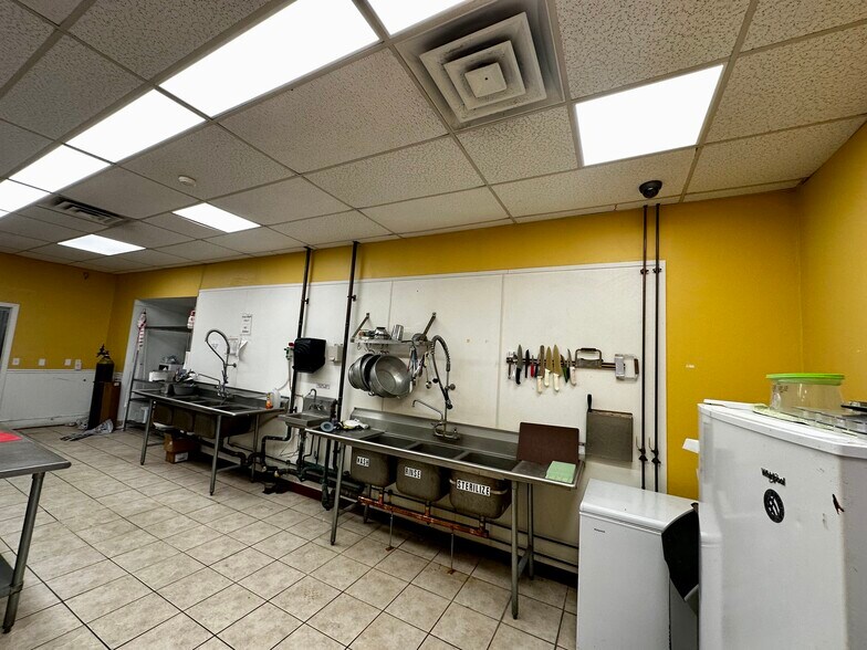 More Photos Of 386 Columbia Rd, Hanover General Retail For Lease