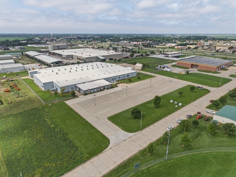 More Photos Of 300 E 39th St, Hastings Distribution For Sale