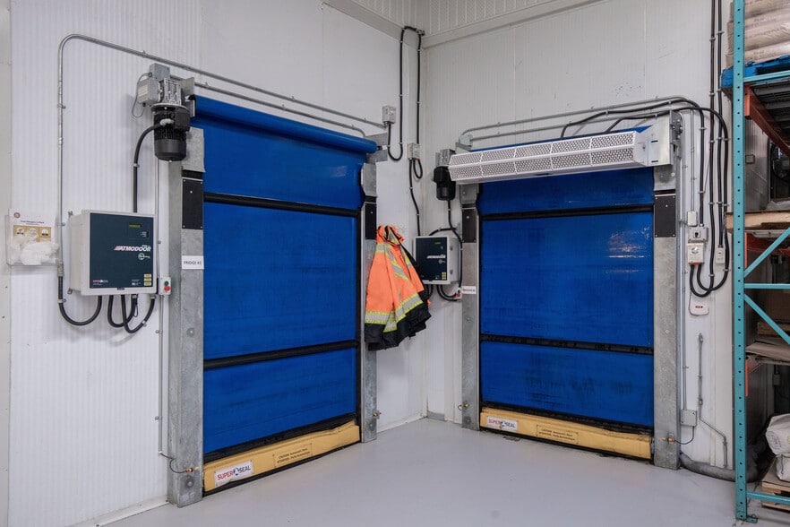 More Photos Of 190 Hempstead Dr, Hamilton Refrigeration Cold Storage For Sale