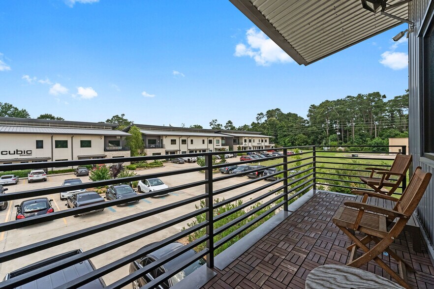 More Photos Of 1330 Rayford Park Rd, Spring Loft Creative Space For Lease