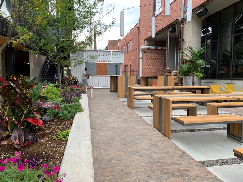 More Photos Of 1881 Main St, Kansas City Office For Lease