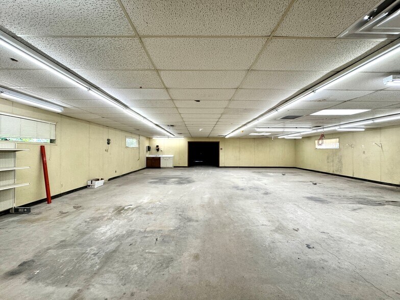 More Photos Of 420 W Dakota Ave, Chickasha Office For Sale