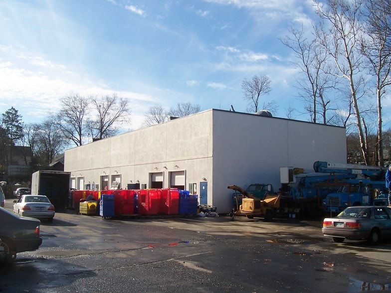 More Photos Of 130 Lenox Ave, Stamford Warehouse For Sale