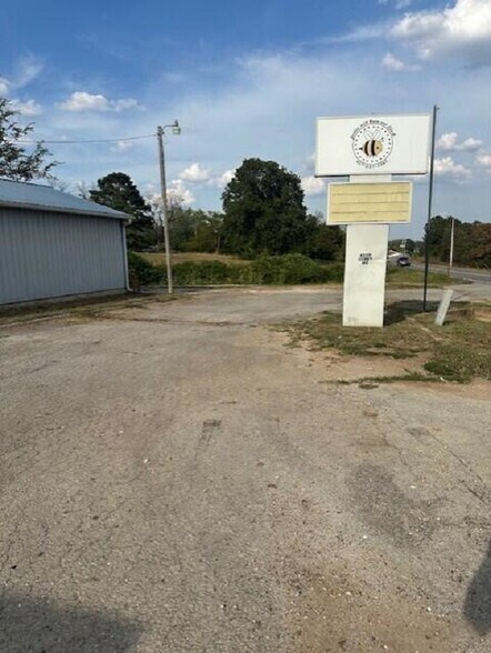 More Photos Of 4359 US Highway 160, West Plains General Retail For Sale
