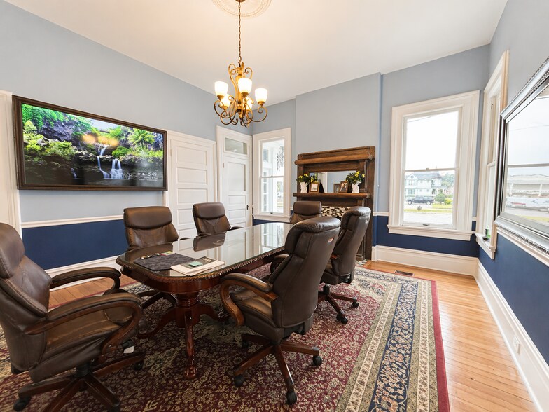 More Photos Of 107 W Gregory St, Pensacola Office Residential For Lease