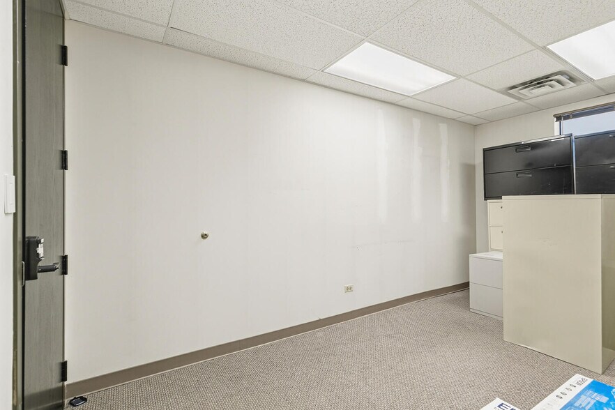 More Photos Of 7108 S Alton Way, Englewood Flex For Sale