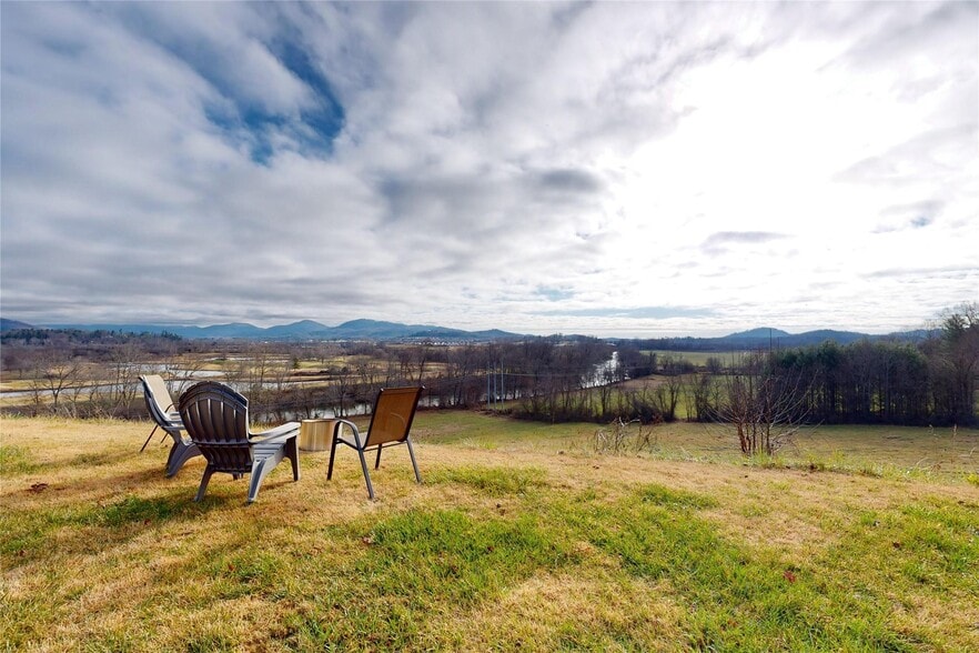 More Photos Of 598 Miles View Dr, Mills River Warehouse For Sale