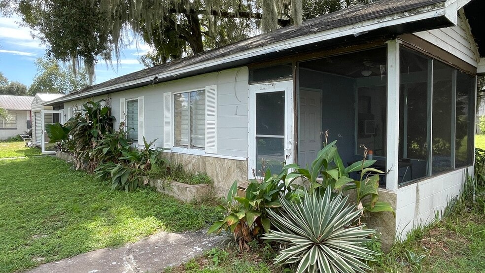 More Photos Of 5620 Bertsville Rd, Lady Lake Hotel For Sale
