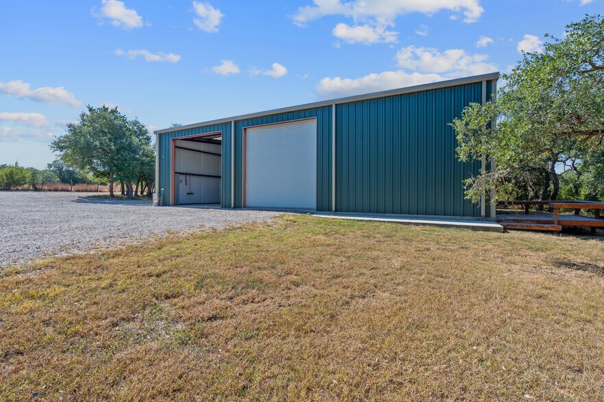 More Photos Of 217 Southern Dr, Johnson City Showroom For Sale