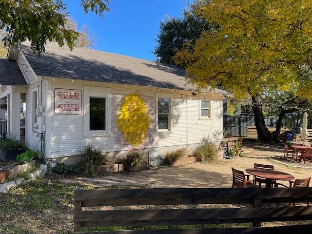 More Photos Of 1309 Rosewood Ave, Austin Restaurant For Lease