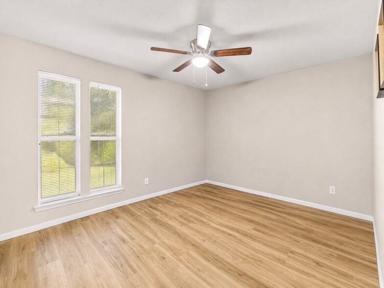 More Photos Of 2833 Community Dr, Dallas Apartments For Sale
