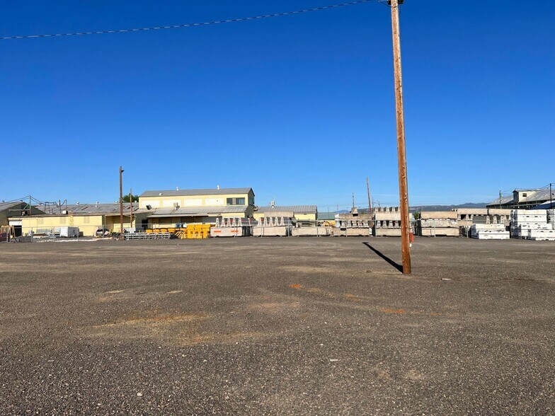More Photos Of 8380 Agate Rd, White City Manufacturing For Sale