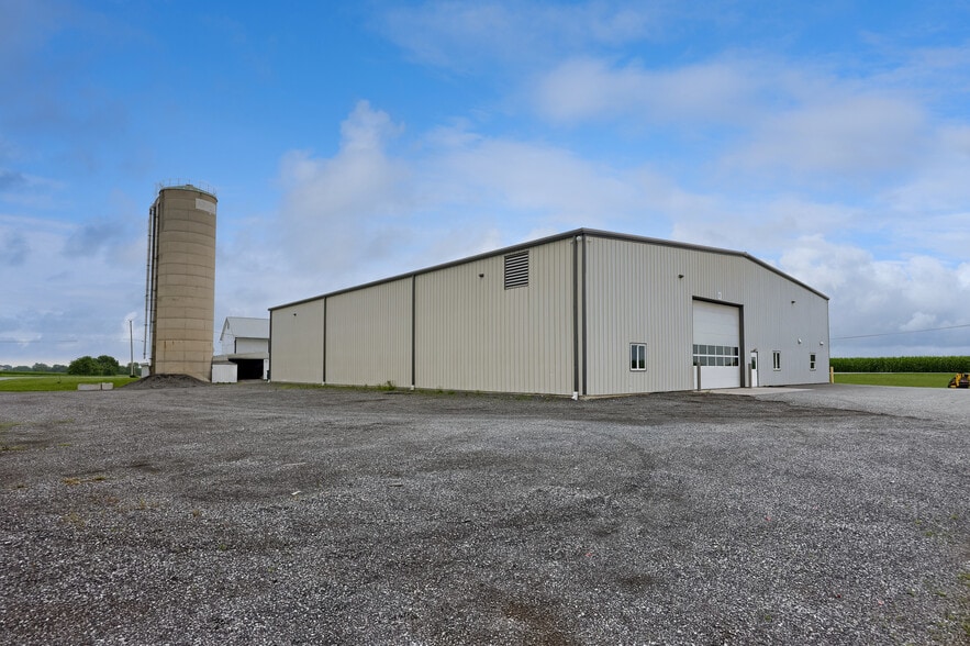 More Photos Of 608 Fairview Rd, Manheim Specialty For Lease