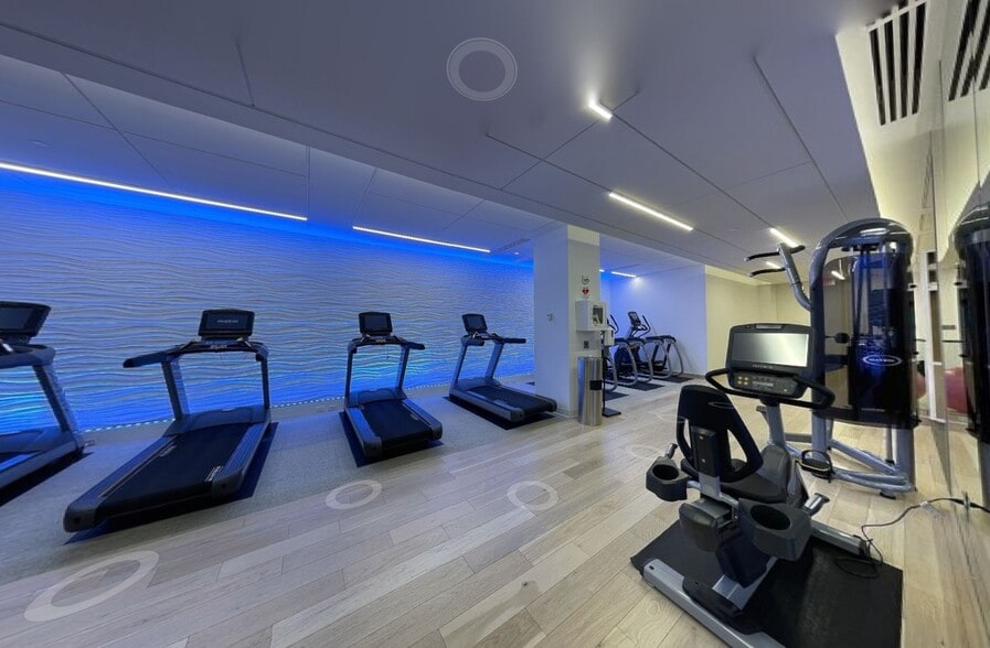 More Photos Of 1425 K St NW, Washington Office For Lease