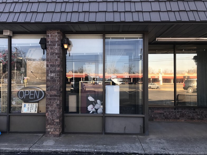 More Photos Of 1501-1511 N Rockwell Ave, Oklahoma City Storefront Retail Office For Lease