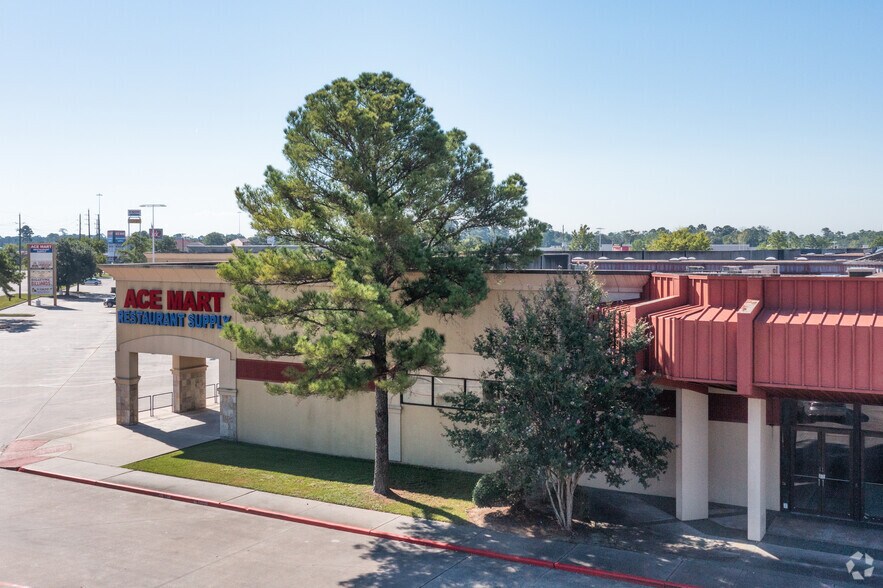 More Photos Of 100-200 Cypresswood Dr, Spring Freestanding For Lease