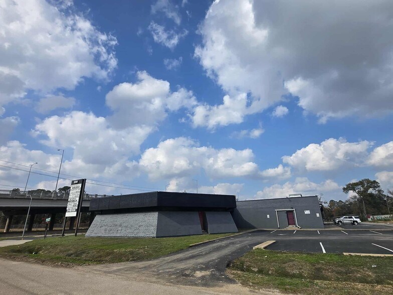 More Photos Of 8300 Homestead Rd, Houston Office For Sale