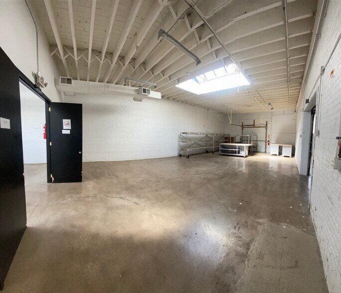 More Photos Of 1700 N Throop St, Chicago Office For Lease