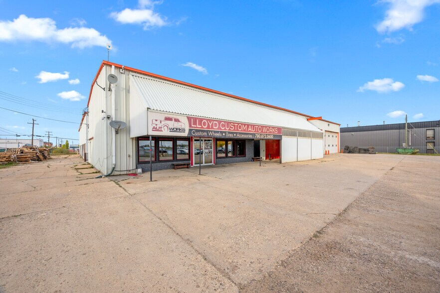 More Photos Of 5114 62 St, Lloydminster Warehouse For Sale