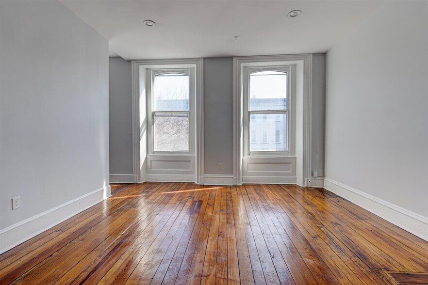 More Photos Of 2116 N Charles St, Baltimore Apartments For Sale
