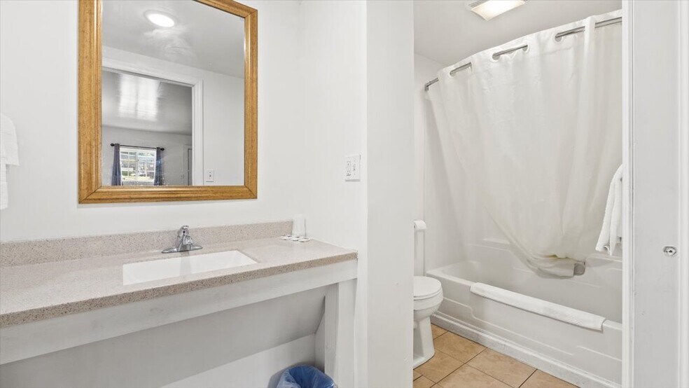 More Photos Of 5 Canada St, Lake George Hotel For Sale