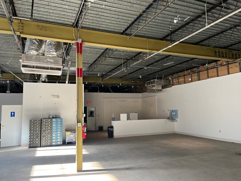 More Photos Of 115 NW 44th St, Oklahoma City Manufacturing For Lease