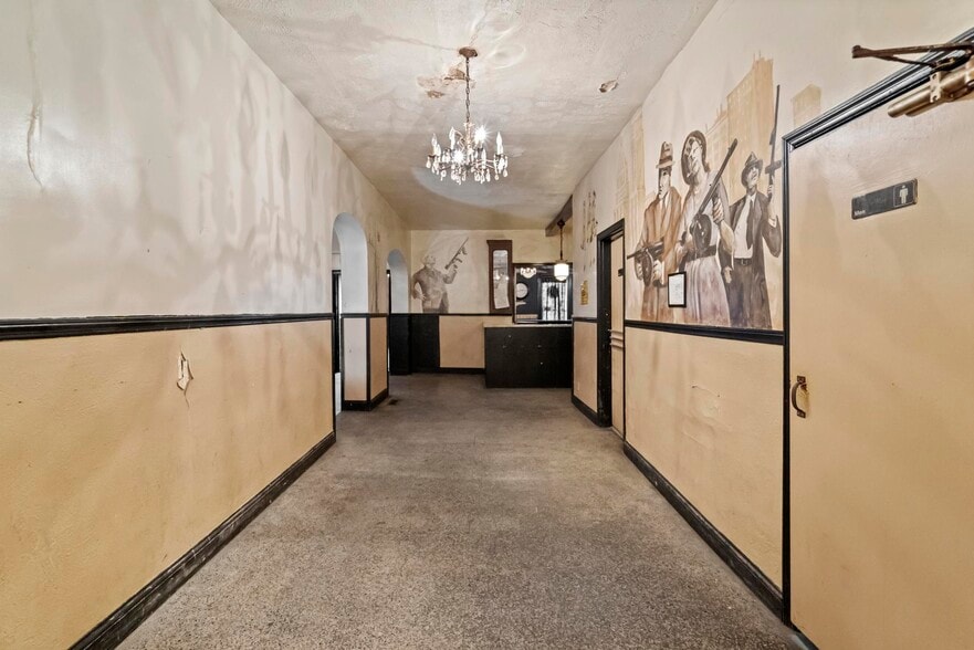 More Photos Of 24 E 3rd St, Newport Bar For Sale