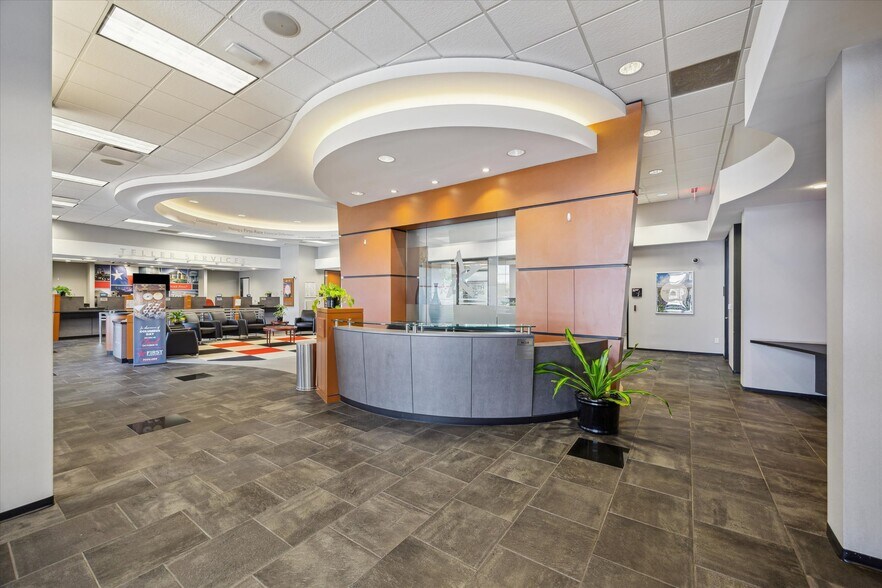 More Photos Of 28850 Tomball Pky, Tomball Bank For Sale