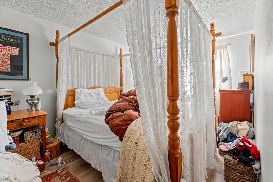 More Photos Of 2020 S Dora St, Ukiah Apartments For Sale