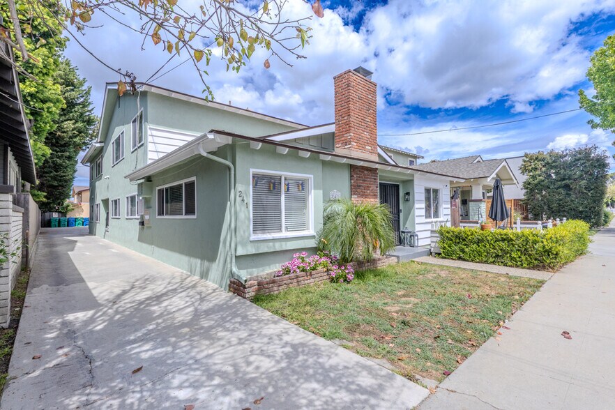More Photos Of 241 Lindero Ave, Long Beach Apartments For Sale
