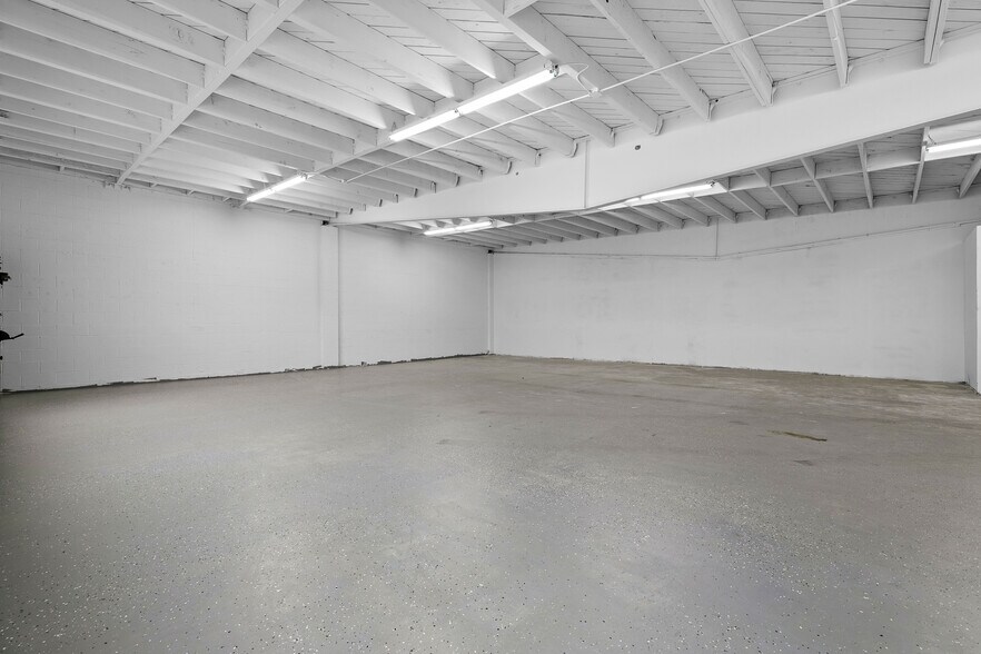 More Photos Of 7210-7218 Hinds Ave, North Hollywood Warehouse For Lease