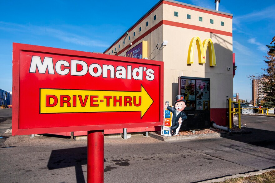 More Photos Of 15630 87th Ave NW, Edmonton Storefront For Lease