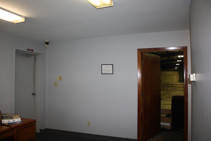 More Photos Of 19111 Fm 362 Rd, Waller Manufacturing For Sale