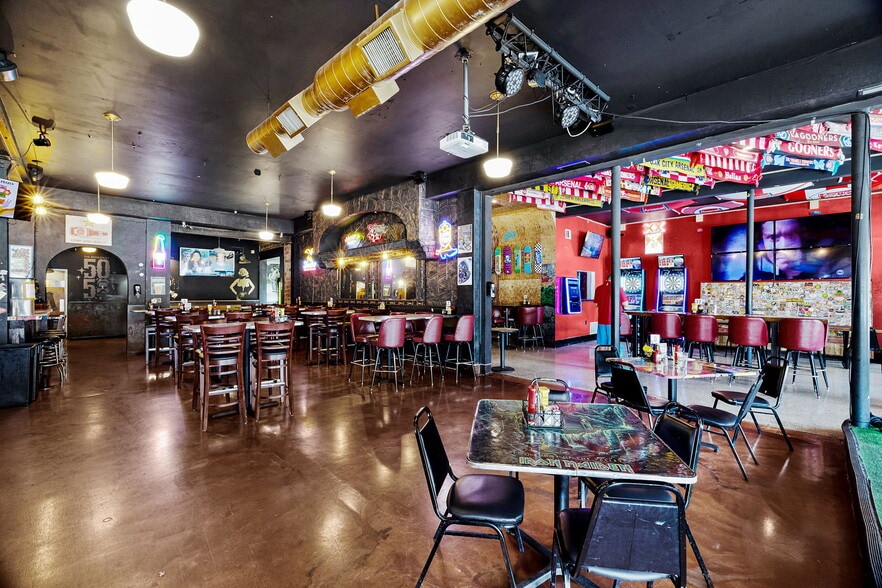 More Photos Of 5050 Broadway, Alamo Heights Restaurant For Sale