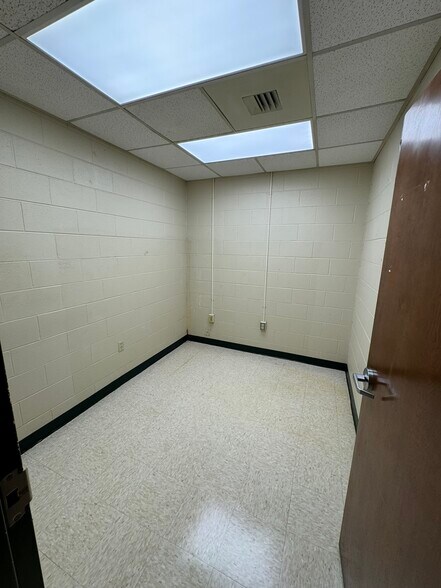 More Photos Of 407 N Salem Ave, Sumter Medical For Lease