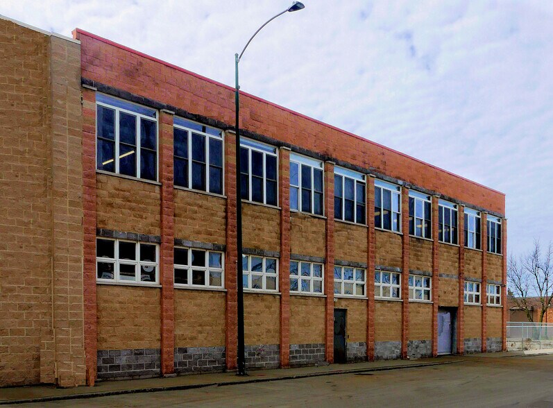 Primary Photo Of 1641 W Carroll Ave, Chicago Warehouse For Lease