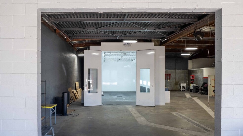 More Photos Of 7400 San Fernando Rd, Sun Valley Warehouse For Sale