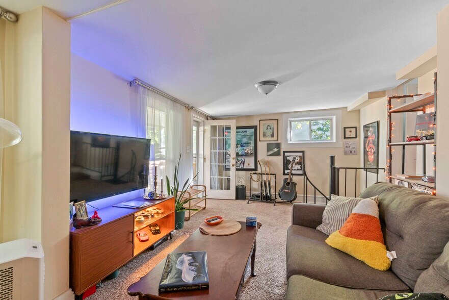 More Photos Of 5011 Roland Ave, Baltimore Apartments For Sale