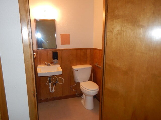 More Photos Of 2620 Yonkers St, Plainview Medical For Lease