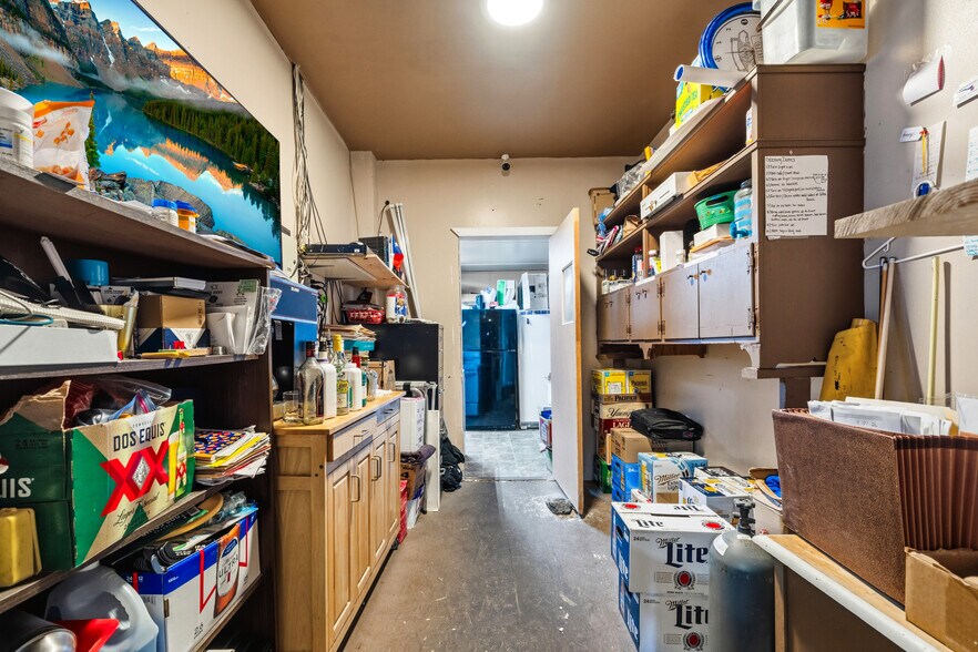 More Photos Of 106 E Elm St, Hillsboro Specialty For Sale