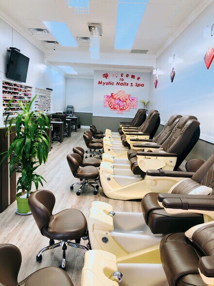 More Photos Of 11032-11042 Ventura Blvd, Studio City Storefront For Lease