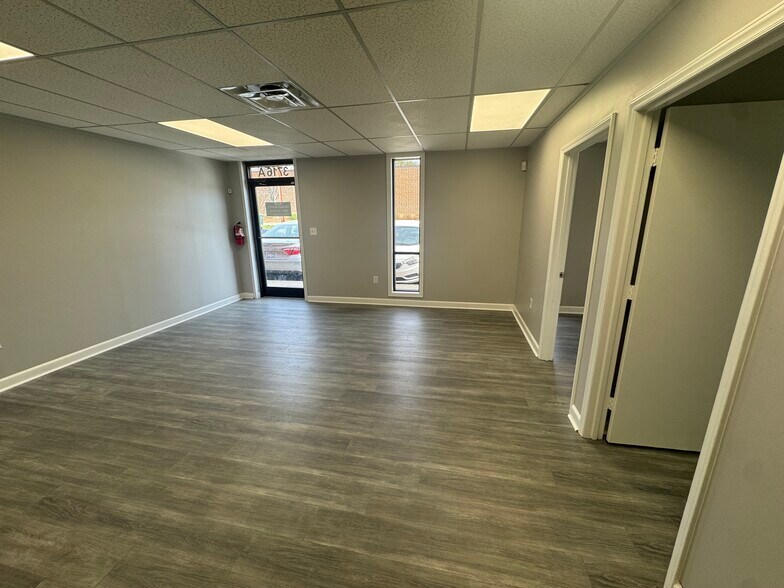 More Photos Of 3716 Alliance Dr, Greensboro Warehouse For Lease