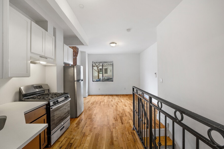 476 Gates Ave, Brooklyn, NY 11216 Apartments For Sale
