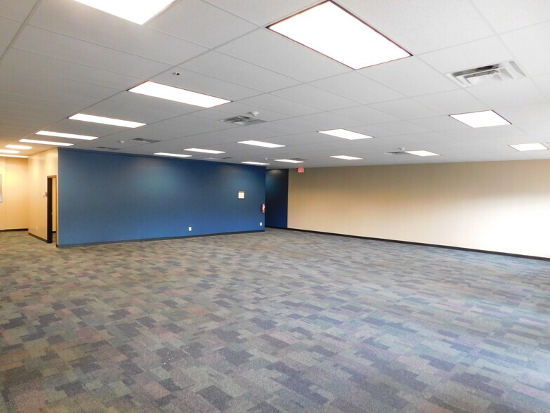 More Photos Of 875 Union St, Shelbyville Storefront Retail Office For Lease