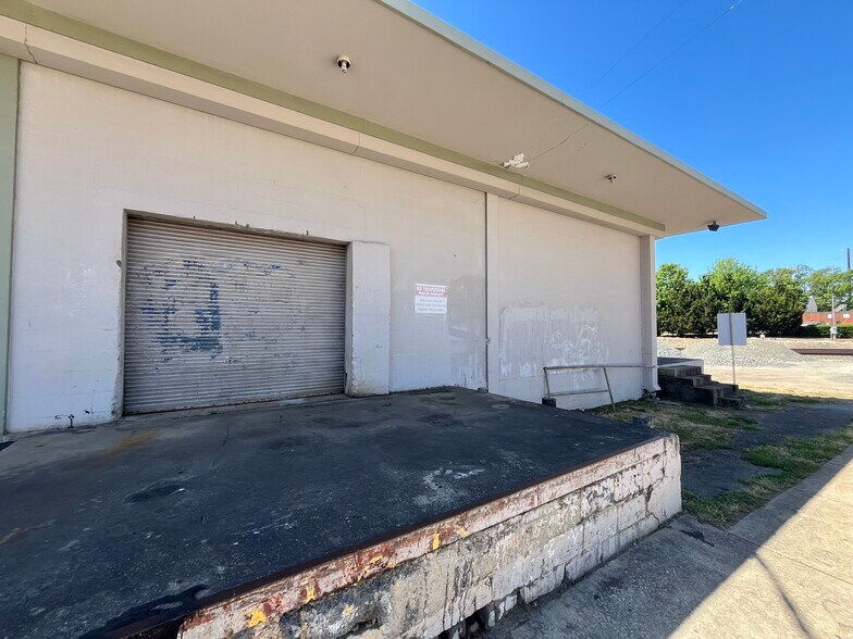 More Photos Of 301 W Cabarrus St, Raleigh Flex For Lease