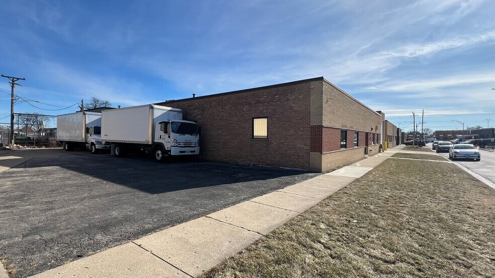 More Photos Of 123 N 10th Ave, Melrose Park Warehouse For Lease