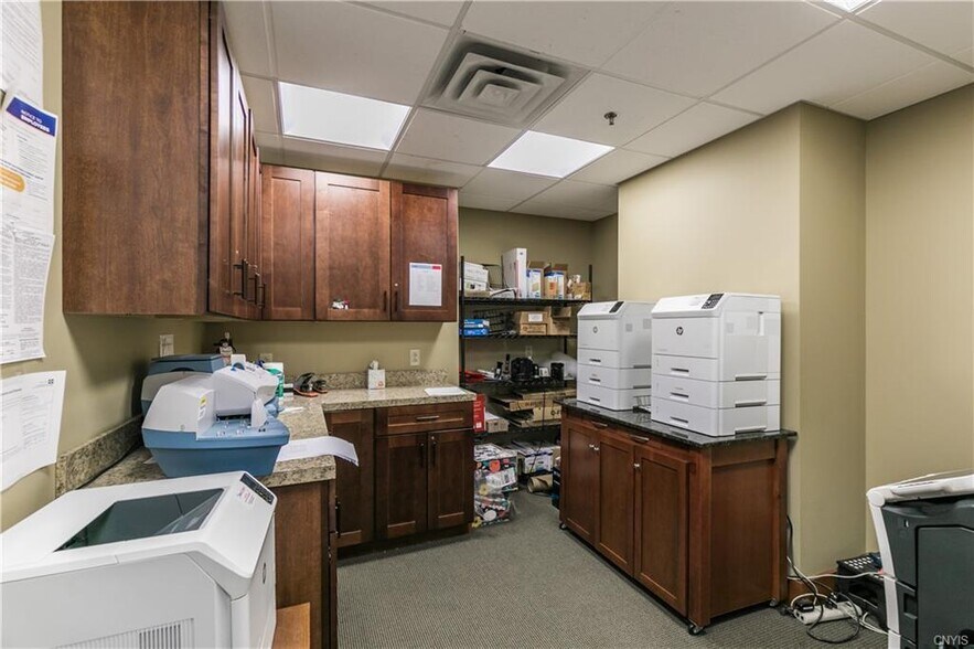 More Photos Of 4488 Onondaga Blvd, Syracuse Office For Sale