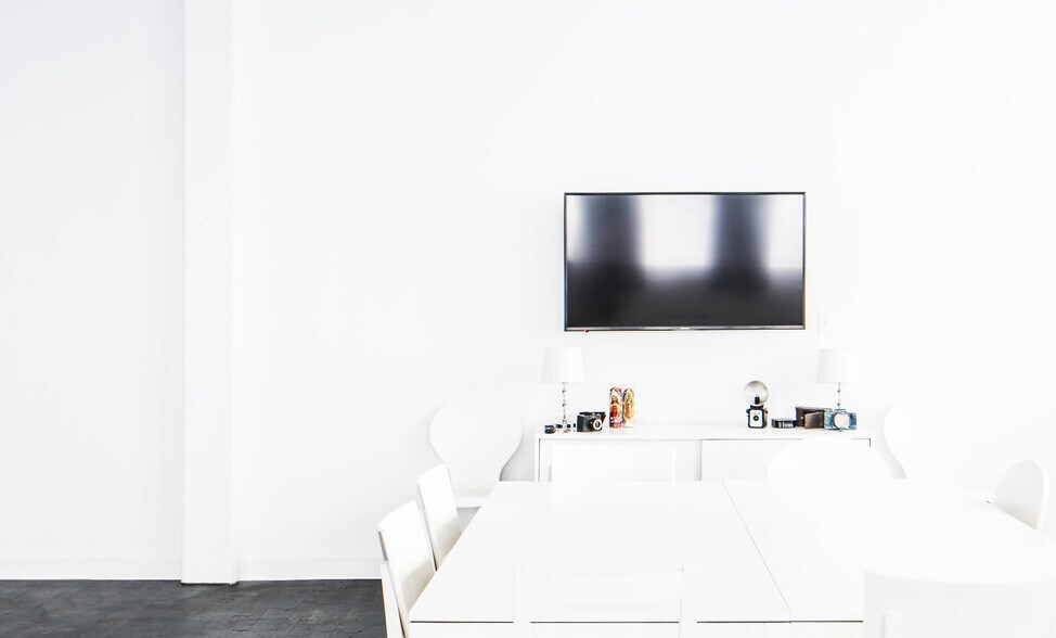 More Photos Of 2415 W 19th St, Chicago Warehouse For Lease